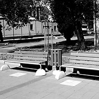 Snina - rekonštrukca námestia, lavičky, 2004