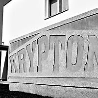 Poprad - prefabrikovaná betónová stena s logom spoločnosti KRYPTON, 2009